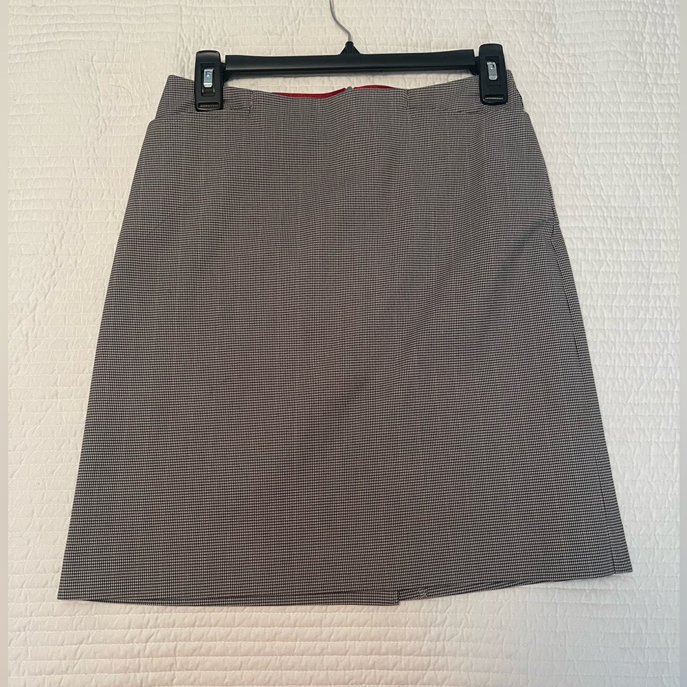 Trina Turk Size 0 Houndstooth Skirt - Worn Once